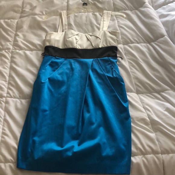 Short dress - Picture 2 of 2